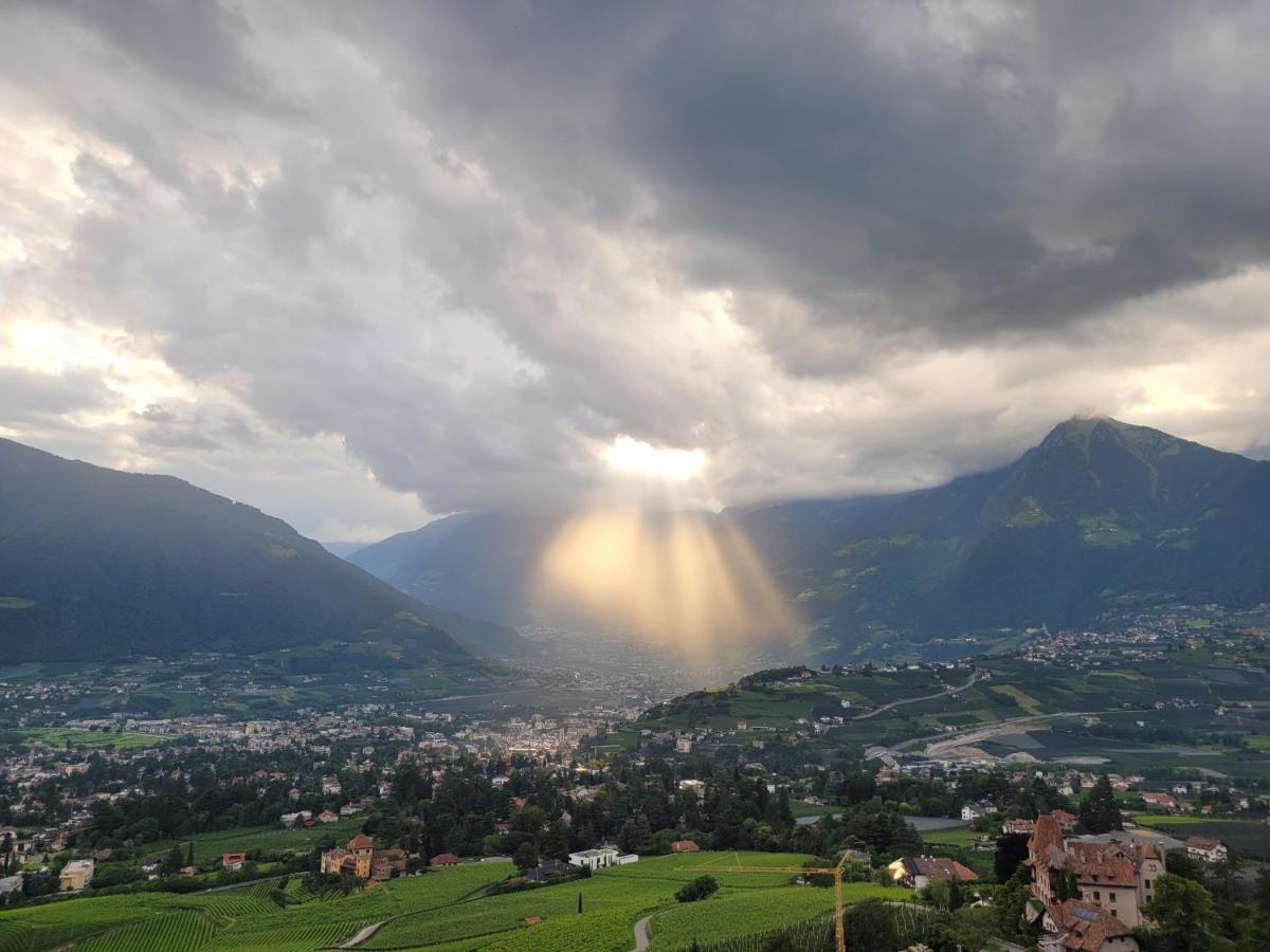 Schwarzplatterhof Lägenhet Merano Exteriör bild