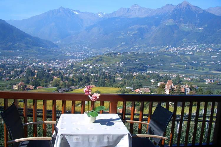 Schwarzplatterhof Lägenhet Merano Exteriör bild